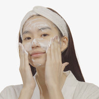 NAIVE Foaming Face Wash - Peach Leaf